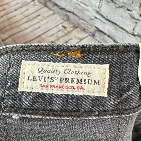 NWT Levi's 501 High Rise Denim Jean Shorts Size 32 Gray Black Button Fly Cut Off - Picture 5 of 13